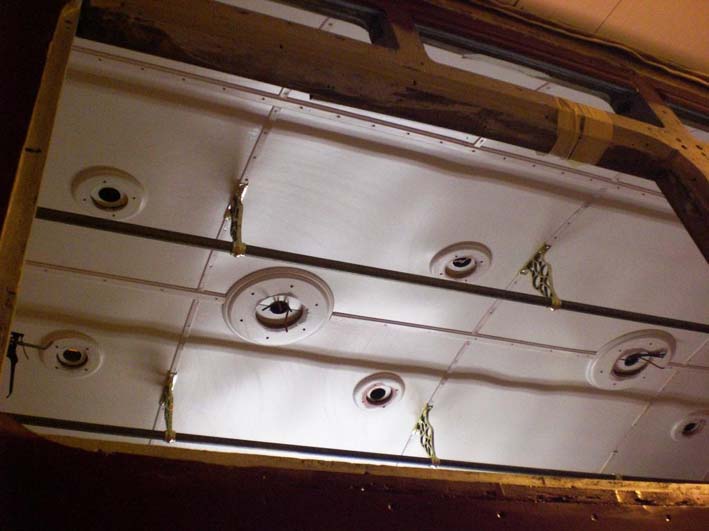 Small Saloon Roof Details