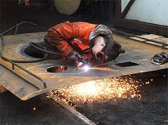 Profiling the boiler closing plate